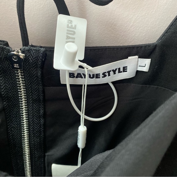 New Black Grunge Punk LongSleeve Cropped Blouse With Chain And Zipper Size Small - Picture 3 of 3